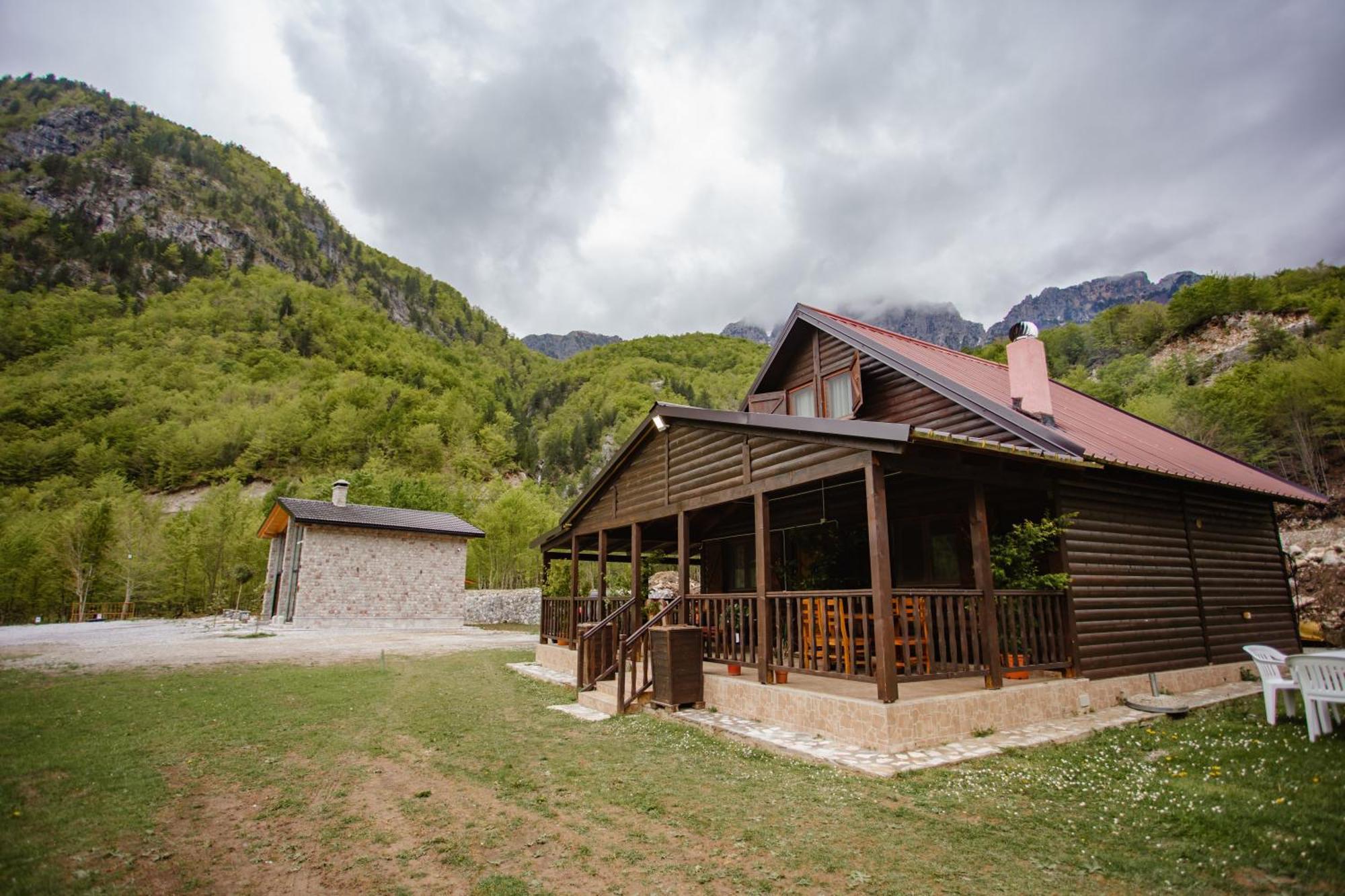 Shpija Ujevara E Vogel Theth Exterior foto